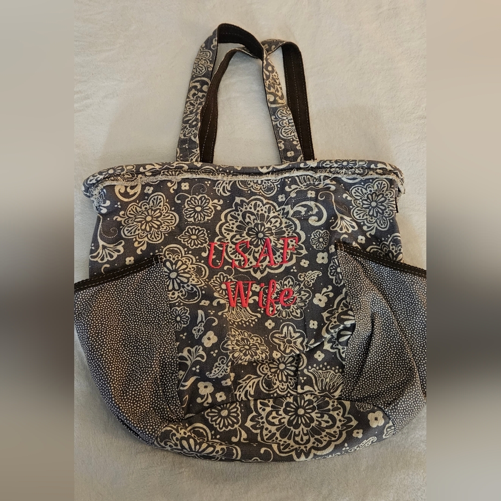Thirty One Retro Metro bag embroidered Air Foce Wife